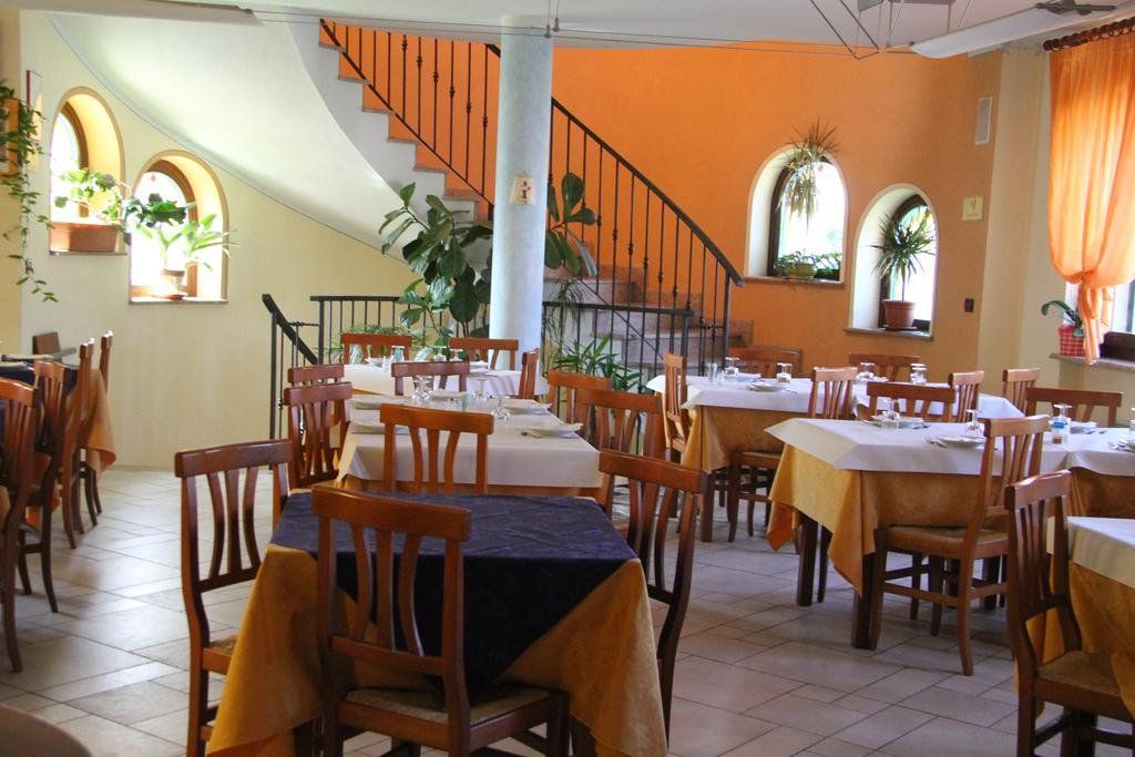 Hotel Ristorante Belsito Borgo San Dalmazzo Exteriör bild
