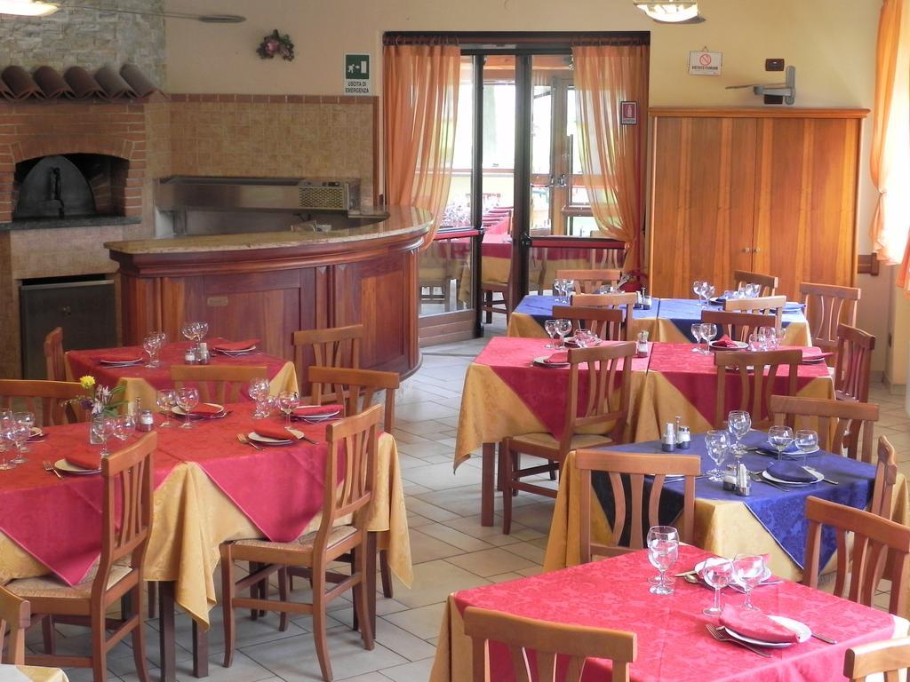 Hotel Ristorante Belsito Borgo San Dalmazzo Exteriör bild